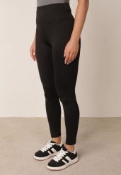 Czarne Elastyczne Legginsy z Wysokim Stanem Felizia. Czarne legginsy Born2be, l, bez wzorów, z jeansu, z podwyższonym stanem, krótkie. Za 79.99 zł.