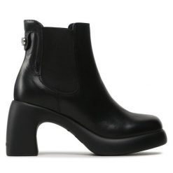 Botki KARL LAGERFELD. Czarne botki KARL LAGERFELD, bez wzorów, bez obcasa, na słupku, bez zapięcia. Za 1,399.00 zł.