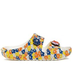 Klapki damskie Crocs MARIMEKKKO CLASIC SANDAL. Klapki Crocs, bez wzorów, z jeansu, bez obcasa. Za 179.00 zł.