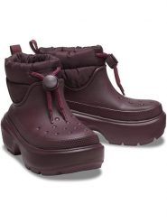 Crocs Botki zimowe "Stomp Puff" w kolorze bordowym rozmiar: 41/42. Czerwone botki Crocs, na zimę, bez wzorów, bez obcasa, bez zapięcia. Za 334.60 zł.