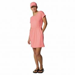 Sukienka techniczna z krótkim rękawem Columbia Chill River SS Dress. Czerwone sukienki Columbia, s, bez wzorów, sportowe, bez kołnierzyka, bez ramiączek, mini, sportowe. Za 169.99 zł.