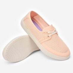 Buty plażowe espadryle damskie Decathlon Areeta. Białe espadryle DECATHLON, bez wzorów, z bawełny, bez obcasa, bez zapięcia. Za 119.99 zł.