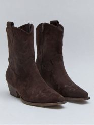 Bellucci Botki w kolorze brązowym na obcasie rozmiar: 39. Brązowe botki Bellucci, bez wzorów, bez obcasa, na obcasie, bez zapięcia. Za 149.95 zł.