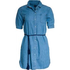Pepe Jeans sukienka damska Evelyn S niebieska. Niebieskie sukienki Pepe Jeans, s, bez wzorów, z jeansu, bez kołnierzyka, bez ramiączek. W wyprzedaży za 346.00 zł.