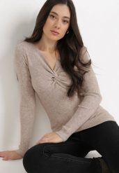 Beżowy Sweter Ampippe. Brązowe swetry Born2be, bez wzorów, z dzianiny, bez ramiączek. Za 39.99 zł.