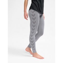 Damskie legginsy bezszwowe Hummel Ci Scrunch. Szare legginsy sportowe Hummel, bez wzorów, na jogę i pilates. Za 173.00 zł.