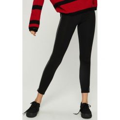 Legginsy z lampasami - Czarny. Legginsy Sinsay. Za 29.99 zł.