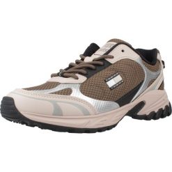 Kapcie TOMMY JEANS TJW OUTDOOR RUNNER Zielony. Zielone obuwie domowe TOMMY HILFIGER, bez wzorów, z jeansu, bez zapięcia. Za 569.31 zł.