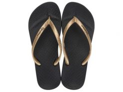 Klapki damskie Ipanema Anatomica Tan. Czarne klapki Ipanema, bez wzorów, z gumy, bez obcasa. Za 62.99 zł.
