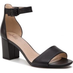 Sandały CLARKS - Deva Mae 261400074 Black Leather. Czarne sandały Clarks, bez wzorów, z materiału, bez obcasa, na obcasie, bez zapięcia. W wyprzedaży za 219.00 zł.