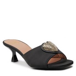 Klapki LOVE MOSCHINO. Czarne klapki Love Moschino, bez wzorów, bez obcasa. Za 739.99 zł.