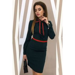 Sukienka MARVILA BLACK. Czarne sukienki Sukienka MARVILA BLACK, l, bez wzorów, bez kołnierzyka, bez ramiączek. W wyprzedaży za 99.00 zł.