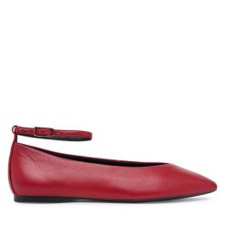 Baleriny Tamaris. Czerwone baleriny Tamaris, bez wzorów, bez obcasa. Za 299.99 zł.