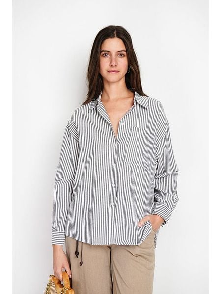 ASSUILI Bluzka w kolorze szarym rozmiar: 40. Szare bluzki Assuili, bez wzorów, klasyczne, bez kołnierzyka, bez ramiączek. Za 109.52 zł.