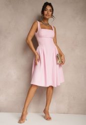 Różowa Sukienka o Rozkloszowanym Fasonie z Kokardą na Tyle Soneritia. Czerwone sukienki Renee, m, bez wzorów, eleganckie, bez kołnierzyka, bez ramiączek, midi, rozkloszowane. Za 119.99 zł.