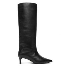 Kozaki GINO ROSSI. Czarne kozaki Gino Rossi, bez obcasa, na szpilce, bez zapięcia. Za 599.99 zł.