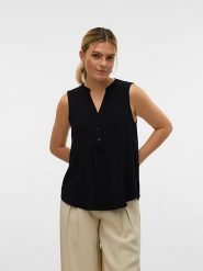Vero Moda Bluzka w kolorze czarnym rozmiar: XS. Czarne bluzki Vero Moda, s, bez wzorów, z wiskozy, klasyczne, bez kołnierzyka, bez ramiączek. Za 52.67 zł.