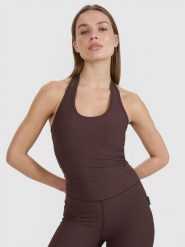 4F Crop top slim gładki damski 4F x Anna Lewandowska - brązowy XS. Brązowe topy 4f, l, bez wzorów, z dzianiny, bez kołnierzyka, bez ramiączek. Za 59.99 zł.