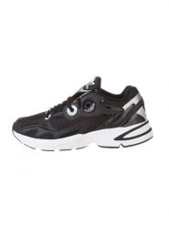 Adidas Sneakersy "Astir" w kolorze czarnym rozmiar: 36. Czarne trampki Adidas, bez wzorów, z materiału, bez zapięcia. Za 272.95 zł.