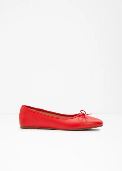 Baleriny. Czerwone baleriny bonprix, bez wzorów, bez obcasa. Za 74.99 zł.