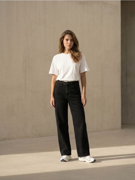 Jeansy wide leg comfort mid waist - czarny. Czarne jeansy Sinsay, bez wzorów. Za 69.99 zł.