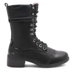 Botki Mustang. Czarne botki Mustang, bez wzorów, bez obcasa, na słupku, bez zapięcia. Za 389.99 zł.
