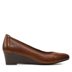Półbuty Tamaris. Brązowe czółenka Tamaris, bez wzorów, bez obcasa, na koturnie, bez zapięcia. Za 259.99 zł.