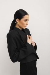 Krótka marynarka z lnem w kolorze TOTALLY BLACK - MOOSE-M/L. Czarne marynarki i żakiety Marsala, l, bez wzorów, z bawełny, eleganckie. Za 449.90 zł.