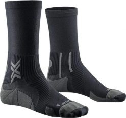 Skarpetki biegowe X-Socks Run Perform Crew. Czarne skarpety X Socks, bez wzorów, z materiału. Za 163.00 zł.