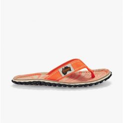 Japonki GUMBIES ISLANDER FLIP-FLOPS UNISEX. Brązowe klapki Gumbies, bez wzorów, bez obcasa. Za 89.99 zł.