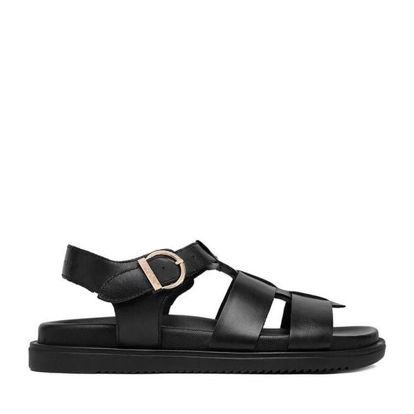 Sandały Beverly Hills Polo Club. Czarne sandały Beverly Hills Polo Club, bez wzorów, bez obcasa, na płaskiej podeszwie, bez zapięcia. Za 316.99 zł.