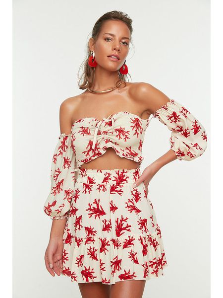 Trendyol 2-częściowy zestaw w kolorze białym rozmiar: 38. Białe sukienki Trendyol, bez wzorów, z wiskozy, bez kołnierzyka, bez ramiączek, mini, rozkloszowane. Za 74.46 zł.