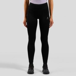 Legginsy do biegania damskie Odlo ESSENTIAL. Czarne legginsy Odlo, bez wzorów. Za 289.99 zł.
