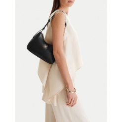 Torebka Nine West. Czarne torebki klasyczne Nine West, bez wzorów, bez dodatków. Za 159.99 zł.