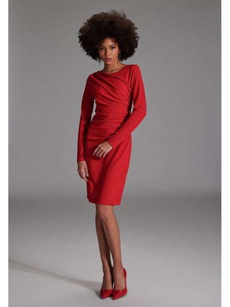 SWING Sukienka w kolorze czerwonym rozmiar: 46. Czerwone sukienki Swing, bez wzorów, bez kołnierzyka, bez ramiączek, midi. Za 192.33 zł.