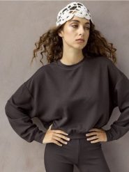 Krótka prążkowana bluza crewneck z wiskozą - brązowy. Brązowe bluzy sportowe Sinsay, l, bez wzorów, prążkowane, bez kaptura. Za 39.99 zł.