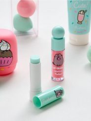 Balsam do ust o zapachu wanilii Pusheen the Cat - zielony. Balsamy do ust Sinsay. Za 9.99 zł.