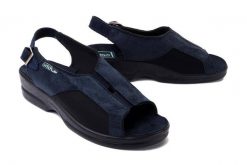 ADANEX ASK84 ASTRA 26190B granatowy, sandały damskie. Niebieskie sandały Adanex, bez wzorów, z gumy, bez obcasa, bez zapięcia. Za 71.94 zł.