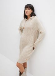 Sukienka dzianinowa z kapturem, we wzór w warkocze. Brązowe sukienki bonprix, bez wzorów, z dzianiny, bez kołnierzyka, bez ramiączek. Za 149.99 zł.