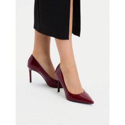 Szpilki Tamaris. Czerwone szpilki Tamaris, bez wzorów, bez obcasa, na szpilce, bez zapięcia. Za 340.99 zł.