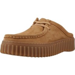 Buty CLARKS TORCHILL MULE Brązowy. Brązowe trekkingi Clarks, ze skóry, trekkingowe. Za 456.35 zł.