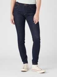 Wrangler Dżinsy "Wild Flower" - Skinny fit - w kolorze granatowym rozmiar: W27/L32. Niebieskie jeansy Wrangler, l, z aplikacjami, z podwyższonym stanem. Za 123.25 zł.