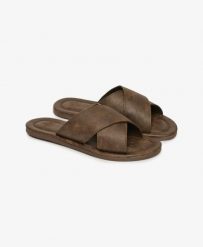 Superdry Klapki Vintage Cross Strap ze skóry syntetycznej – DARK BROWN. Brązowe klapki Superdry, bez wzorów, ze skóry, bez obcasa. Za 204.30 zł.