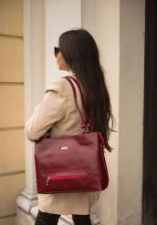 Shopperka skórzana SHE T449 bordoowa. Czerwone shopper SHE, bez wzorów, ze skóry, bez dodatków. Za 369.99 zł.