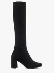 Czarne kozaki z elastyczną wąską cholewką. Czarne kozaki Ryłko, z nubiku, z okrągłym noskiem, bez obcasa, na obcasie, bez zapięcia. Za 499.99 zł.