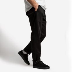 Spodnie chinos na deskorolkę CN500 Heavy czarne. Czarne spodnie materiałowe DECATHLON, na co dzień, m, bez wzorów, z bawełny. Za 139.99 zł.