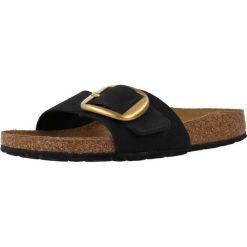 Klapki damskie Birkenstock Madrid Big Buckle. Czarne klapki Birkenstock, bez wzorów, z materiału, bez obcasa. Za 777.00 zł.