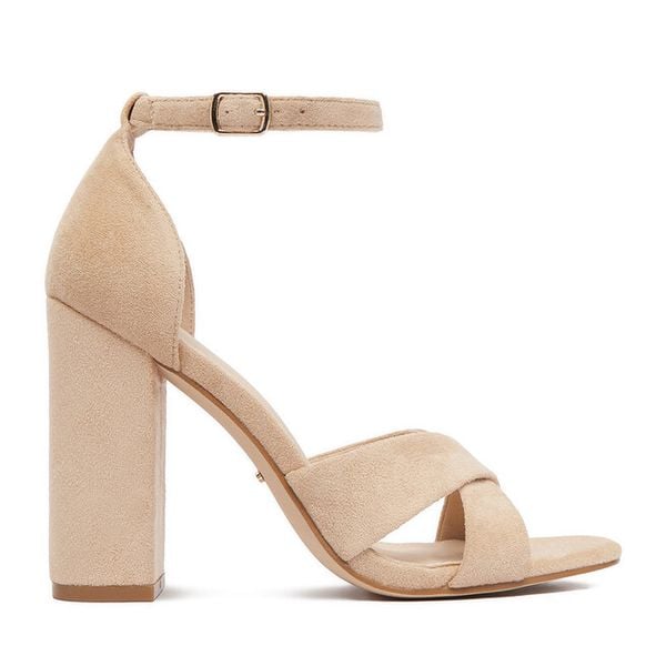 Sandały DeeZee. Brązowe sandały DeeZee, bez wzorów, bez obcasa, na słupku, bez zapięcia. Za 139.99 zł.