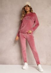 Ciemnoróżowy 2-częściowy Welurowy Komplet Dresowy z Bluzą i Spodniami Yamiya. Czerwone bluzy Renee, m, z aplikacjami, z dresówki. Za 69.99 zł.