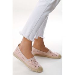 Różowe Espadryle Pickedness. Czerwone espadryle Born2be, w ażurowe wzory, bez obcasa, bez zapięcia. Za 59.99 zł.